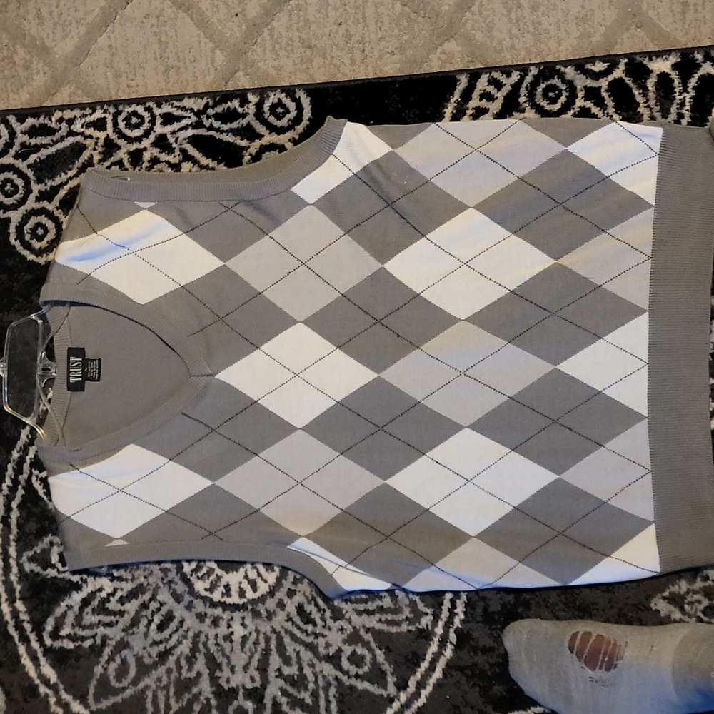 Vest - Picture 4 of 5